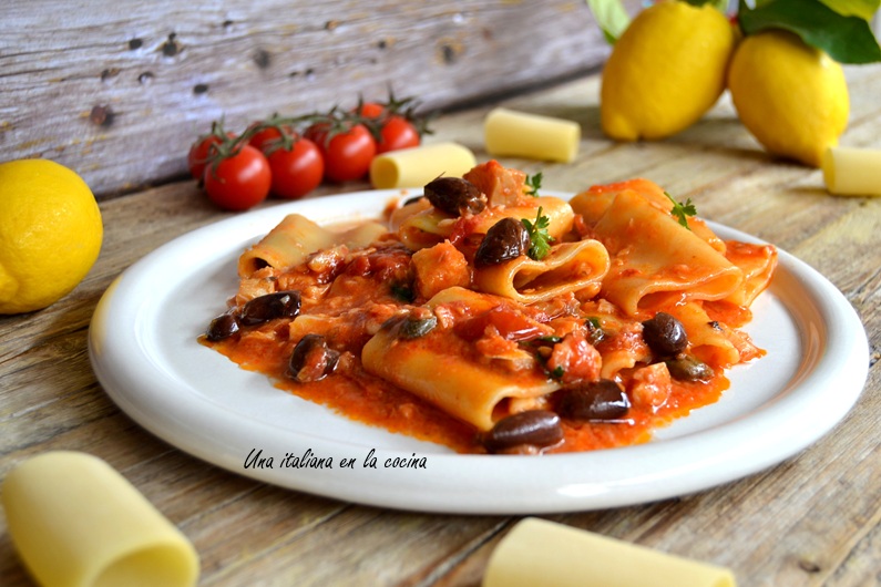 Pasta a la puttanesca de bacalao